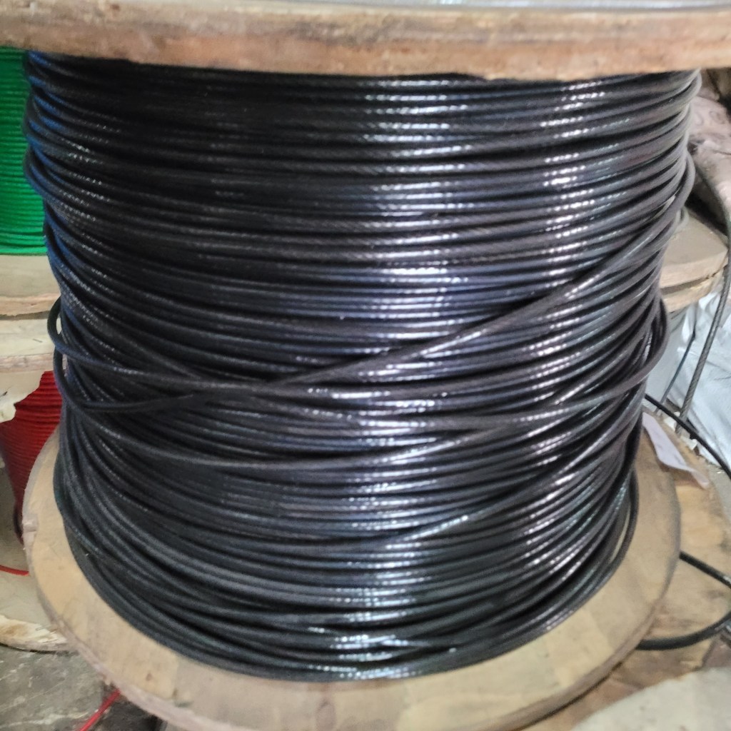 ลวดสลิง หุ้ม PVC สีดำ